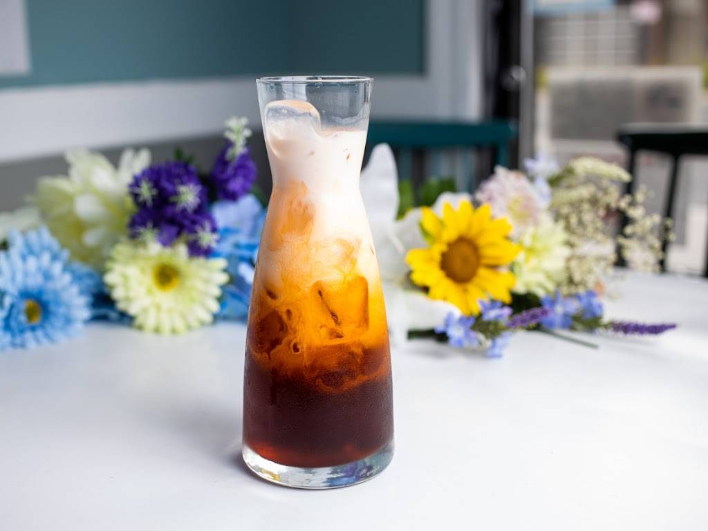 Le Moon Thai Eatery | restaurant | 2380 Lombard St, San Francisco, CA 94123, USA | 4159221599 OR +1 415-922-1599