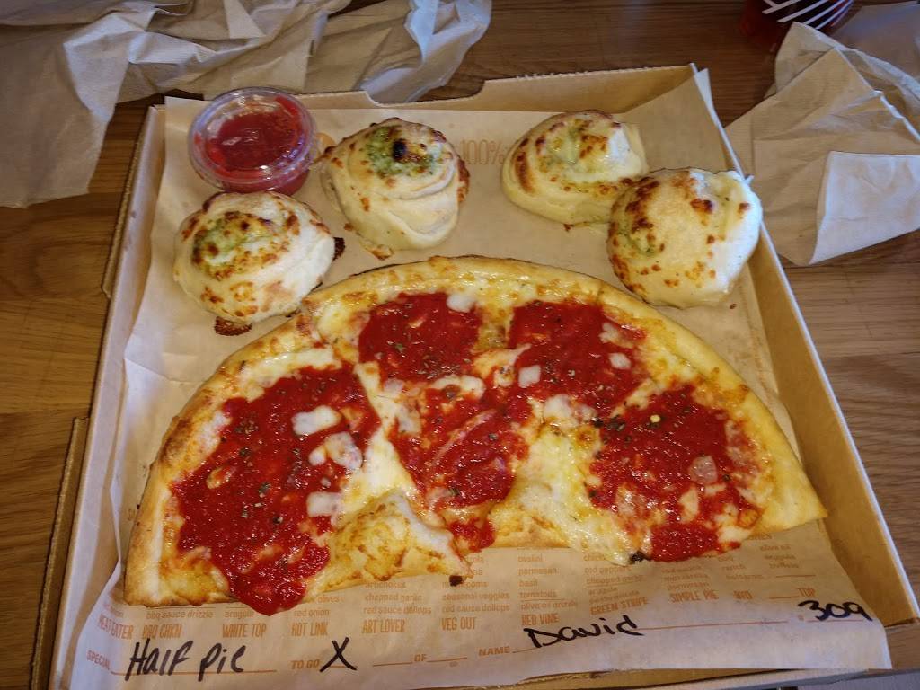 Blaze Pizza | meal takeaway | 15 U.S. 9, Manalapan Township, NJ 07726, USA | 7327861822 OR +1 732-786-1822