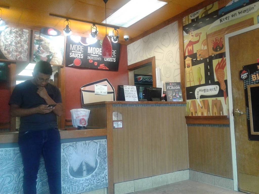 Pizza Hut | restaurant | 902 W E Busch Blvd Ste 110, Tampa, FL 33612, USA | 8139318300 OR +1 813-931-8300