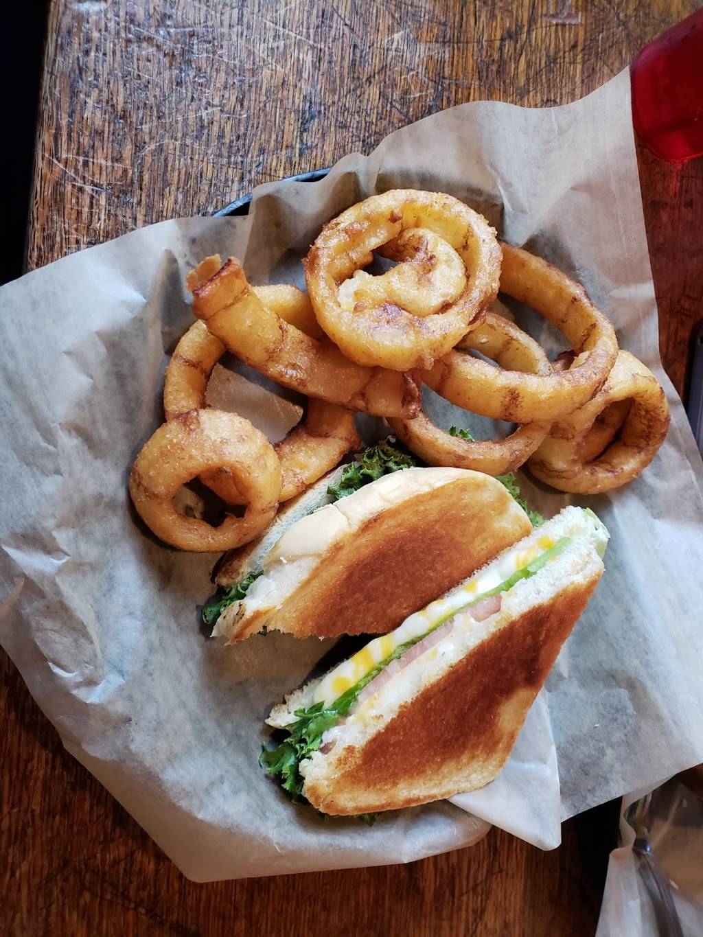 Ye Olde Trail Tavern | restaurant | 228 Xenia Ave, Yellow Springs, OH 45387, USA | 9377677448 OR +1 937-767-7448