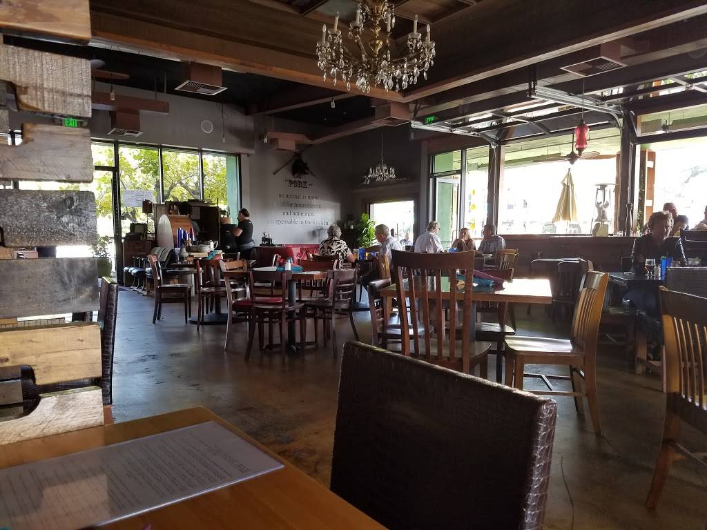 Flying Pig Pub & Kitchen Vista | restaurant | 230 S Santa Fe Ave, Vista, CA 92084, USA | 7606304311 OR +1 760-630-4311