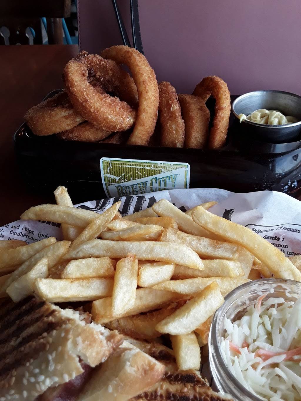 Le Quai Resto-Pub | restaurant | 5 Rue des Remparts, Saint-Michel-de-Bellechasse, QC G0R 3S0, Canada | 4188844088 OR +1 418-884-4088