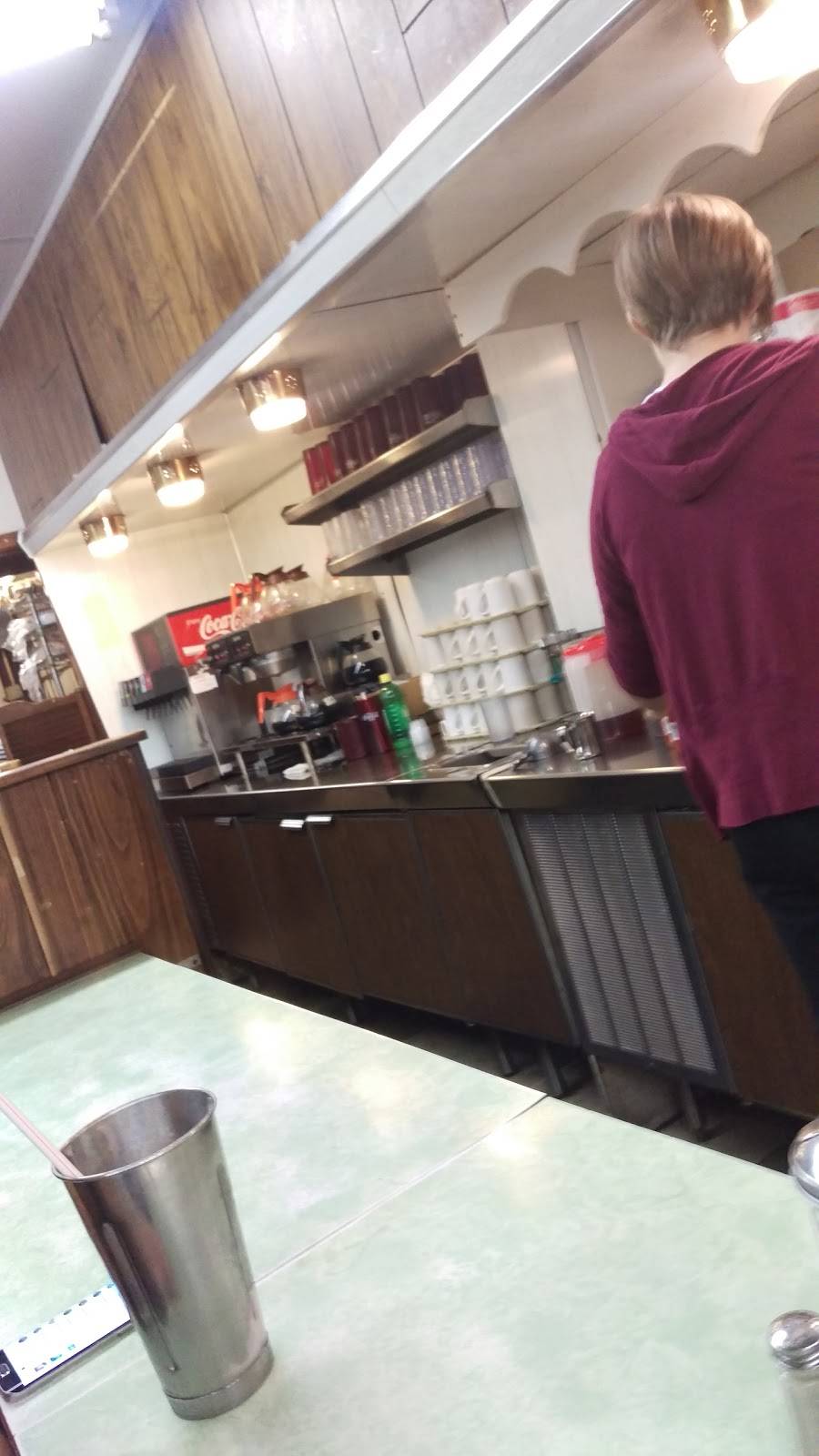 Uncle Dudleys Restaurant | restaurant | 21 E Maple St, Willard, OH 44890, USA | 4199351043 OR +1 419-935-1043