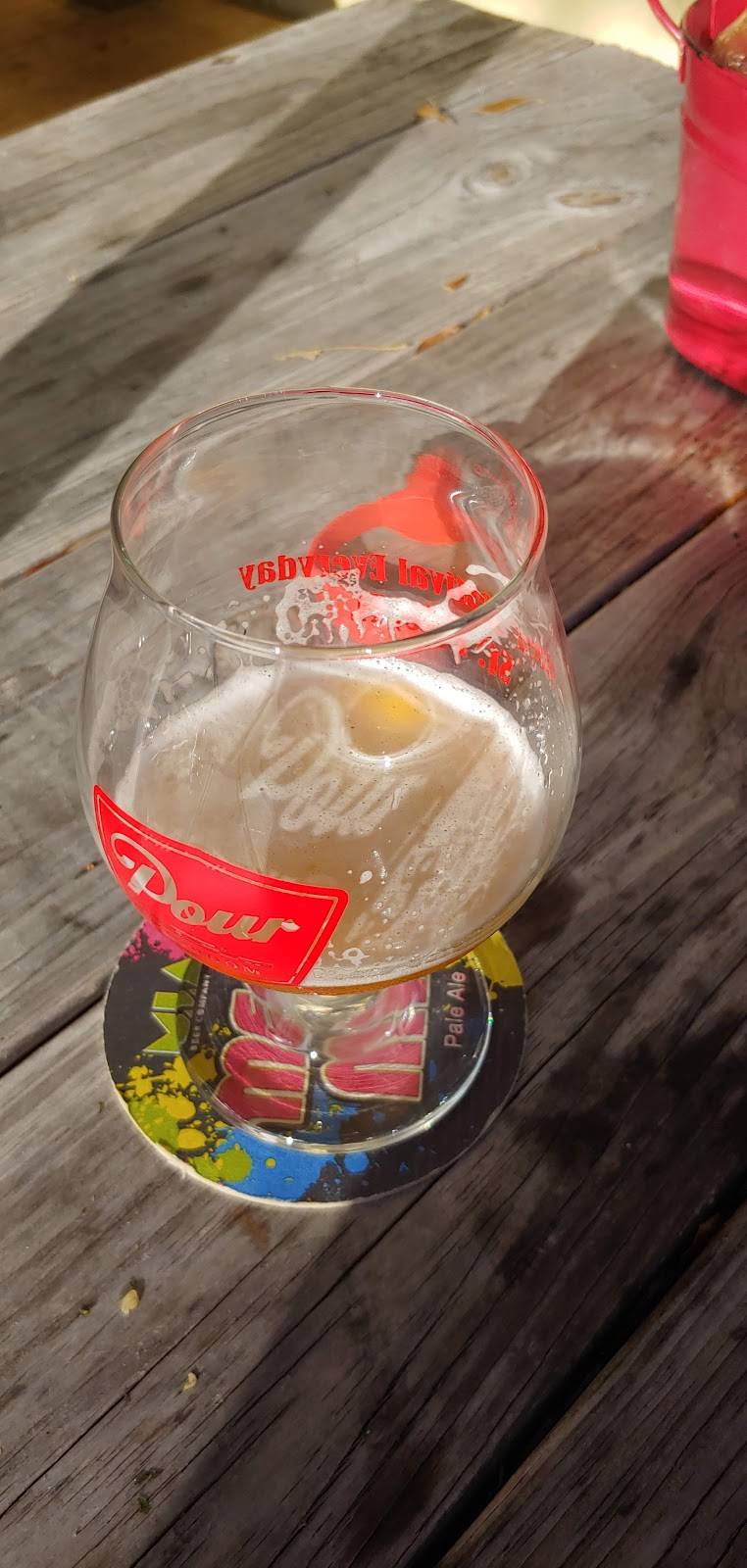 Pour Taproom St. Pete | restaurant | 225 2nd Ave N, St. Petersburg, FL 33701, USA | 7274406677 OR +1 727-440-6677