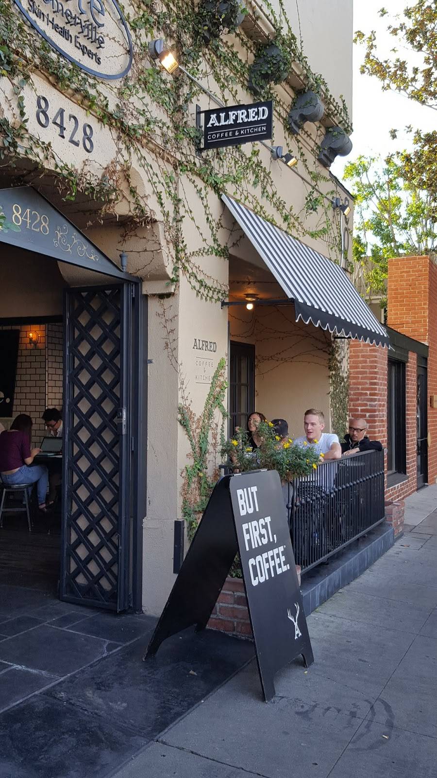 Alfred Coffee Melrose Place | cafe | 8428 Melrose Pl, Los Angeles, CA 90069, USA | 3239440811 OR +1 323-944-0811