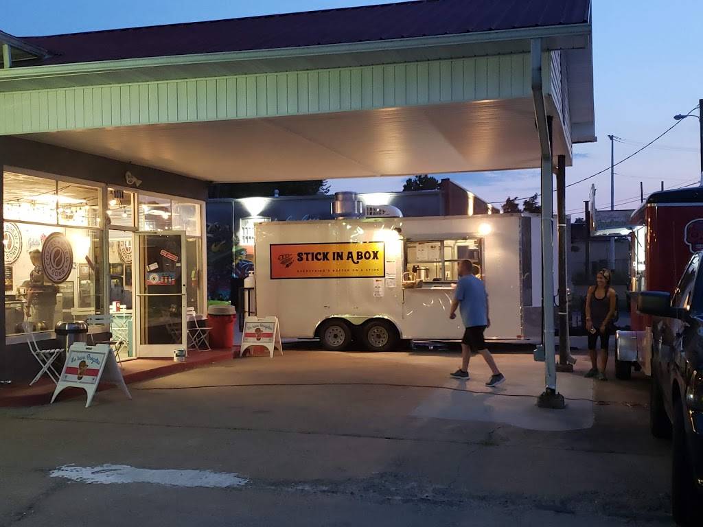 SouthSide Garage | restaurant | 1014 Sevier Ave, Knoxville, TN 37920, USA | 8652302188 OR +1 865-230-2188