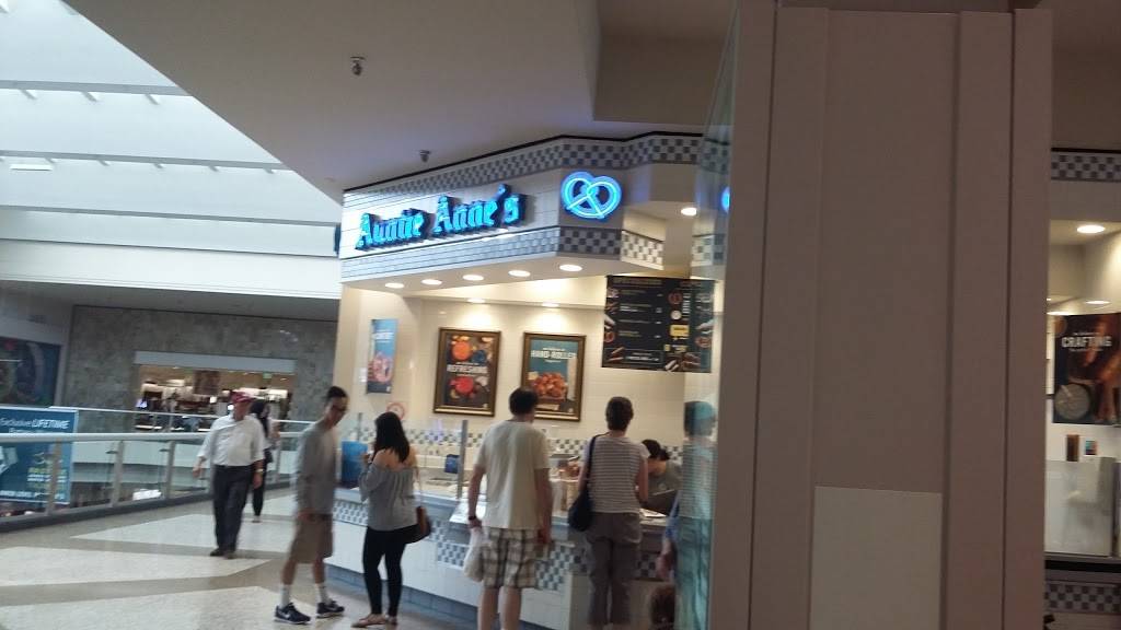 Auntie Annes | cafe | 2004 Westminster Mall, Westminster, CA 92683, USA | 7148946670 OR +1 714-894-6670