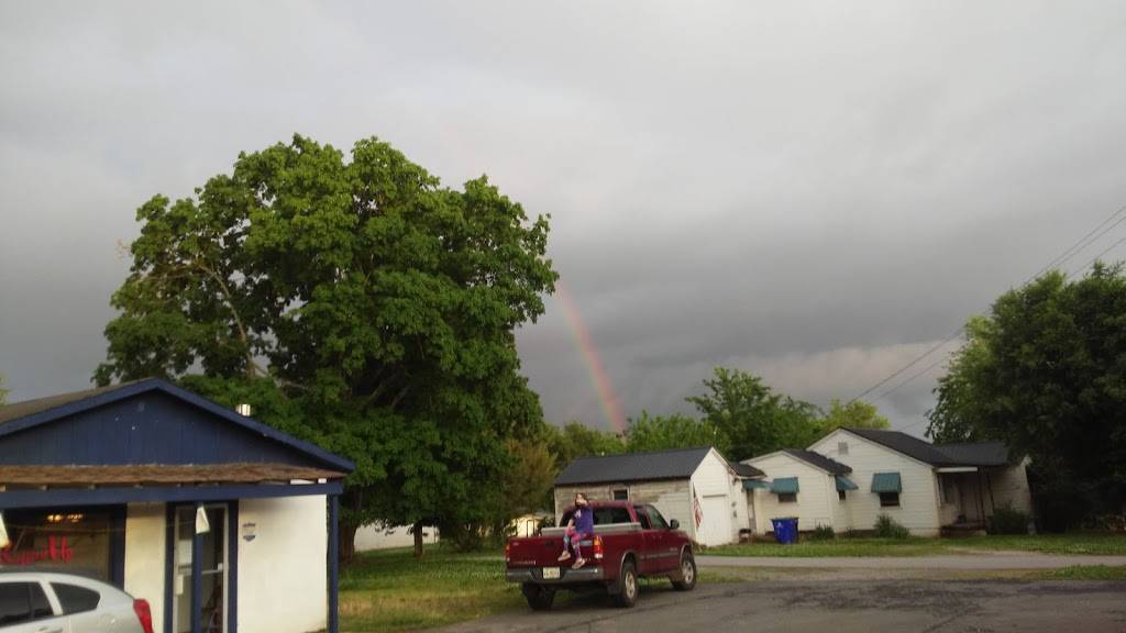 Hideaway of Adairville | restaurant | 106 W Gallatin St, Adairville, KY 42202, USA | 2705393776 OR +1 270-539-3776