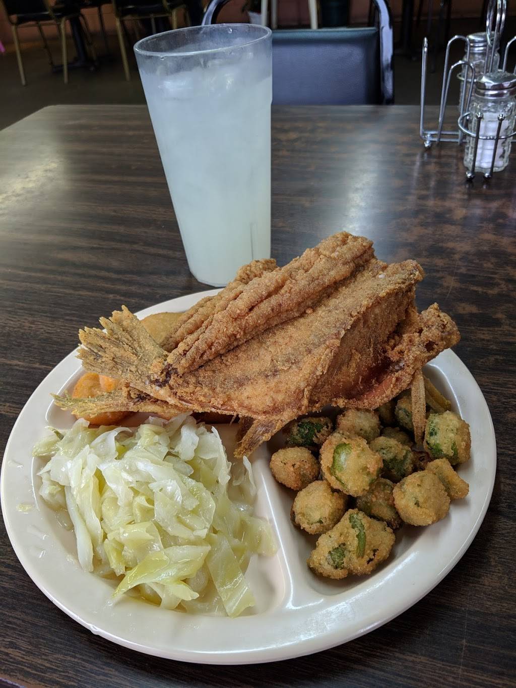 Huffmans Fish N Chick | restaurant | 1305 Bedford Ave, North, SC 29112, USA | 8032472119 OR +1 803-247-2119