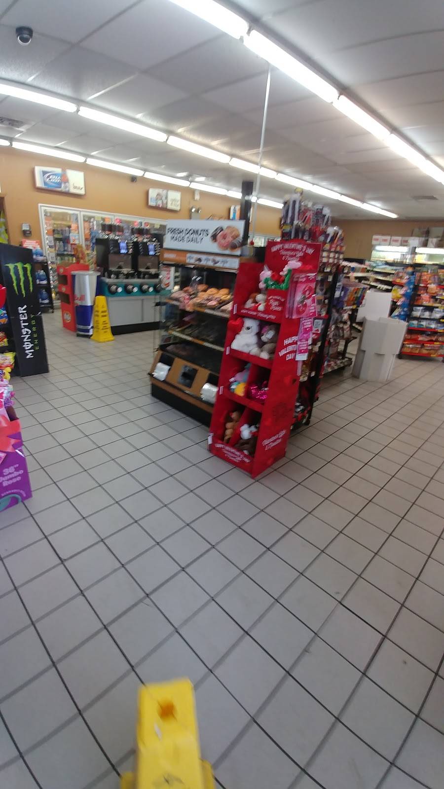 Circle K | meal takeaway | 31734 FL-44, Eustis, FL 32736, USA | 3525892010 OR +1 352-589-2010