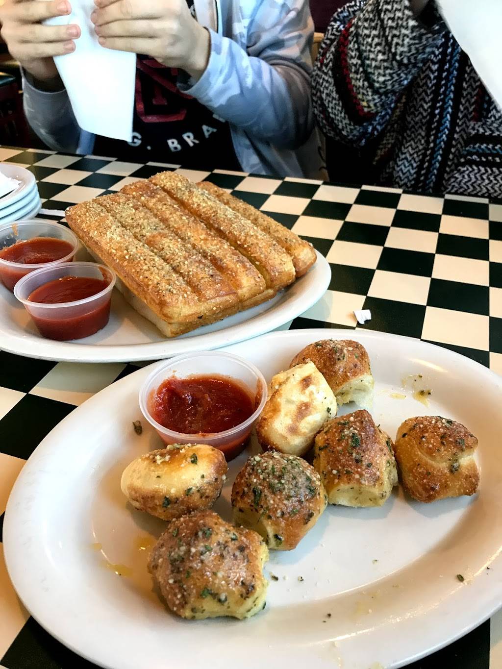 Pizza Hut | meal takeaway | 2160 Rawsonville Rd, Belleville, MI 48111, USA | 7344838800 OR +1 734-483-8800