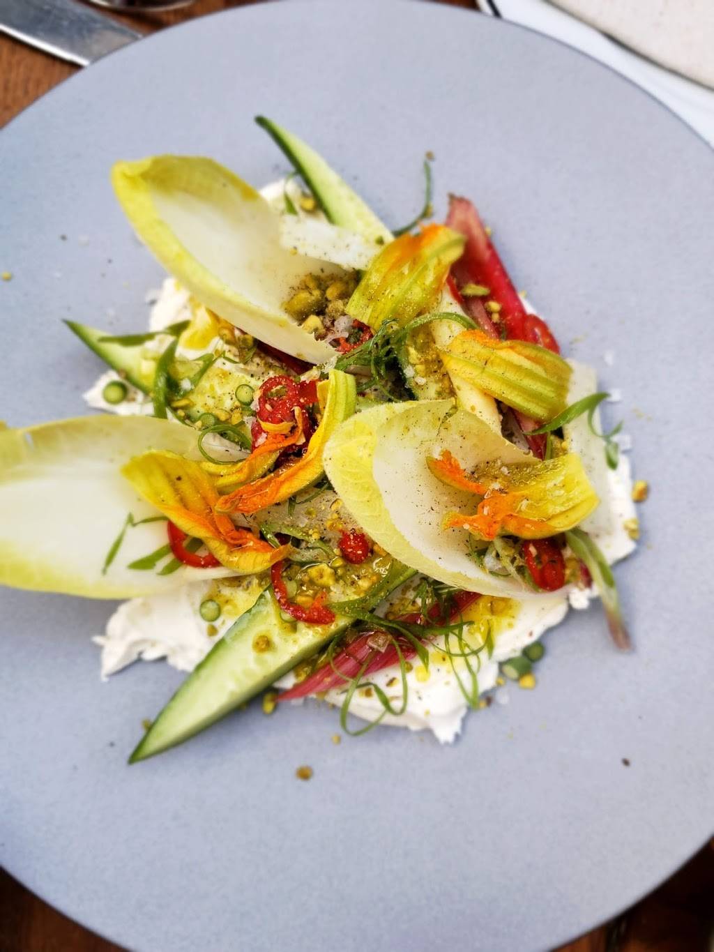 Le Boating Club | restaurant | 30 Boulevard Curé-Labelle, Sainte-Rose, QC H7L 2Y9, Canada | 4509373353 OR +1 450-937-3353