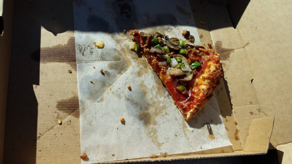 Foxs Pizza Den | restaurant | 19 N Miami St, West Milton, OH 45383, USA | 9376986000 OR +1 937-698-6000