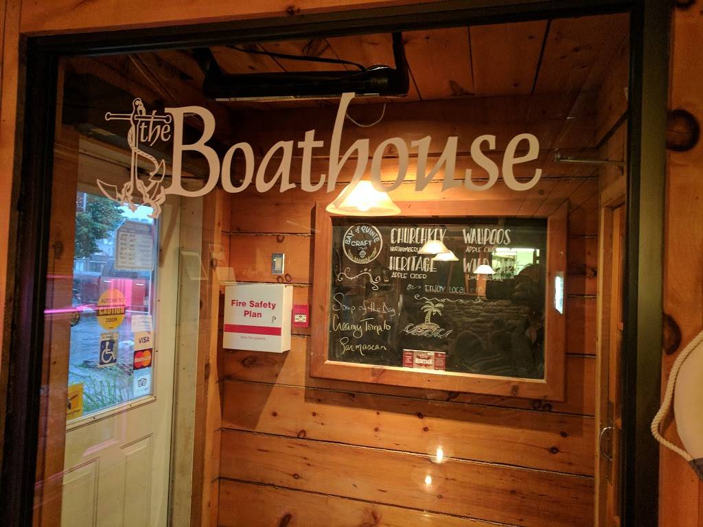 The Boathouse Seafood Restaurant And Waterfront Patio | restaurant | 32 S Front St, Belleville, ON K8N 2Y3, Canada | 6139692211 OR +1 613-969-2211