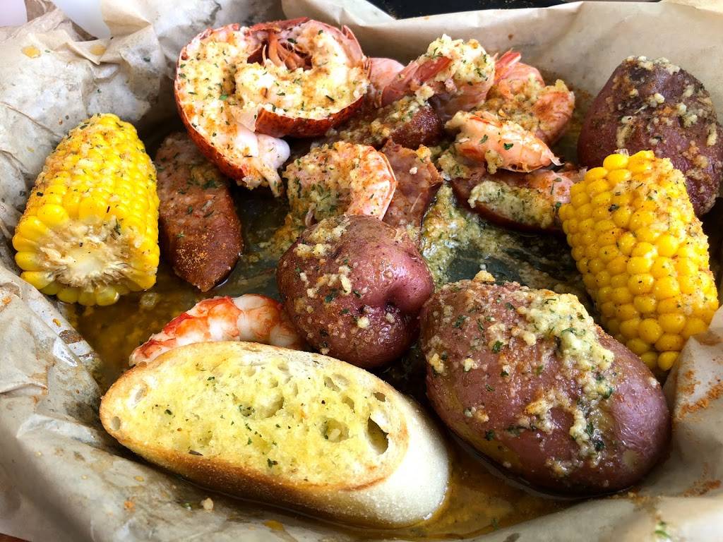 Melbourne Seafood Station | restaurant | 2001 S Harbor City Blvd, Melbourne, FL 32901, USA | 3213273393 OR +1 321-327-3393