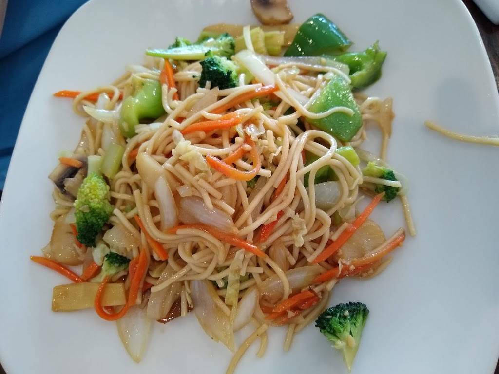 Blue & Fly Asian Kitchen | restaurant | 721 S 72nd St suite 111, Omaha, NE 68114, USA | 4025046545 OR +1 402-504-6545