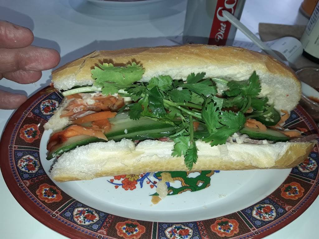 Num-Mi Vietnamese Kitchen & Grill | restaurant | 405 14th Ave SE, Minneapolis, MN 55414, USA | 6128862407 OR +1 612-886-2407