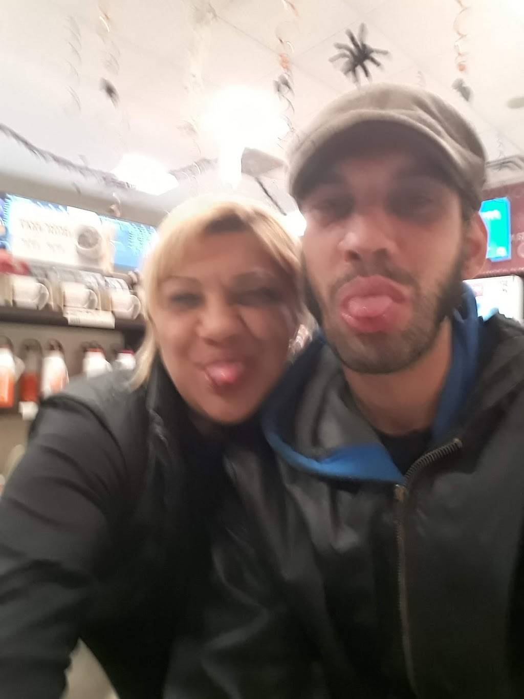 Dunkin Donuts | cafe | 10340 S Harlem Ave, Palos Hills, IL 60465, USA | 7089073622 OR +1 708-907-3622