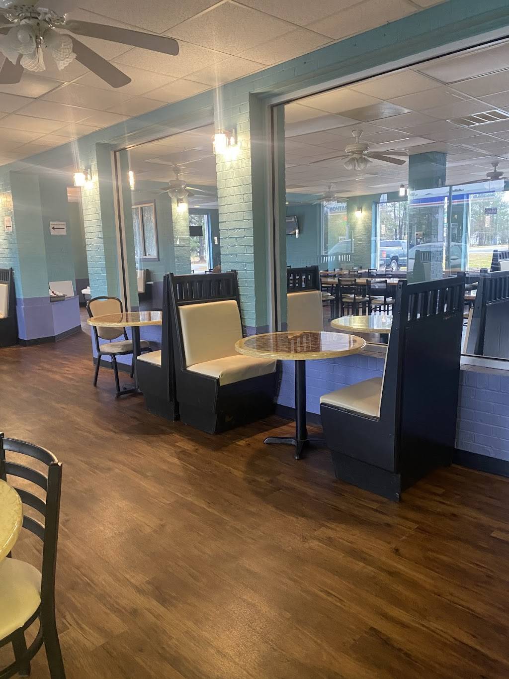 El Juan Mariscos & Grill | restaurant | 206 Sam Potts Hwy, Lake Waccamaw, NC 28450, USA | 9106461368 OR +1 910-646-1368