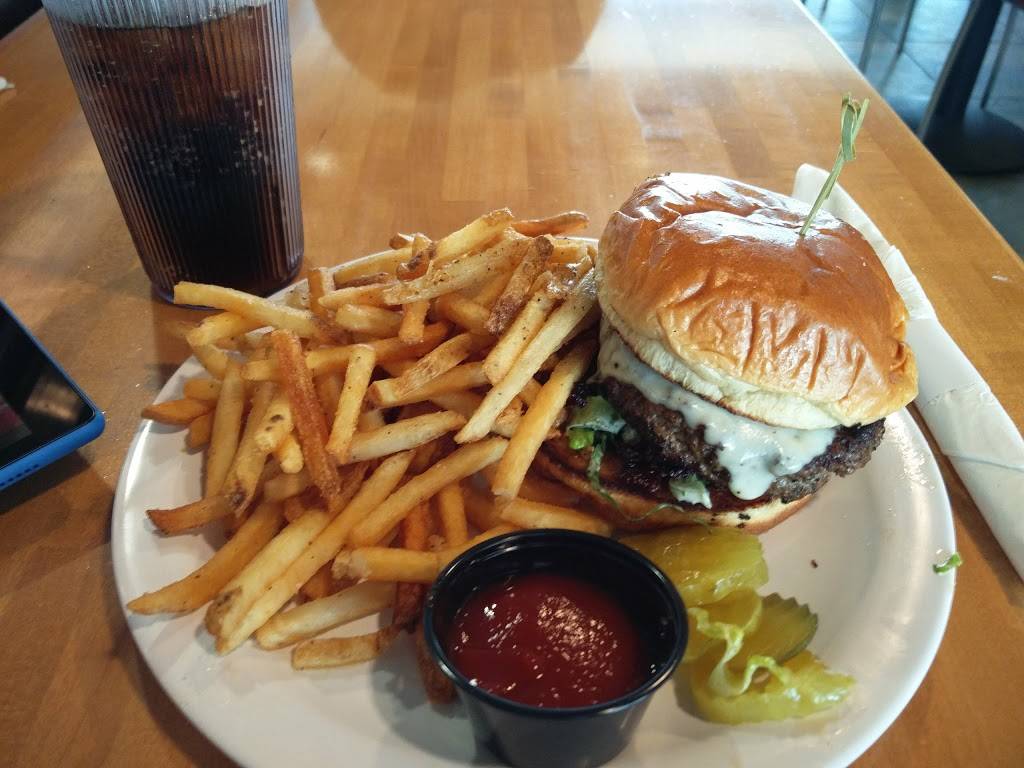 Wolfgang Puck Express | cafe | 7800 Col. H. Weir Cook Memorial Dr, Indianapolis, IN 46241, USA | 3172416224 OR +1 317-241-6224