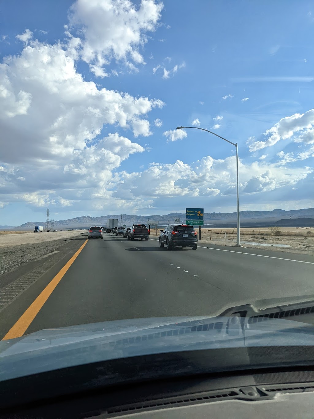 Yermo 76 and A&W rootbeer | restaurant | Newberry Springs, CA 92365, USA | 7604417129 OR +1 760-441-7129