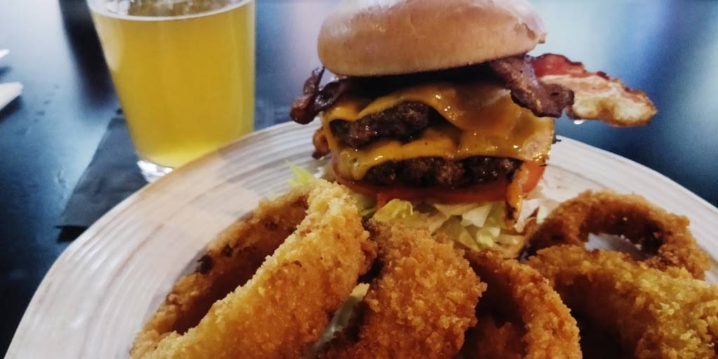 PKWY Tavern Marks | restaurant | 445 Marks St #6669, Henderson, NV 89014, USA | 7025863557 OR +1 702-586-3557