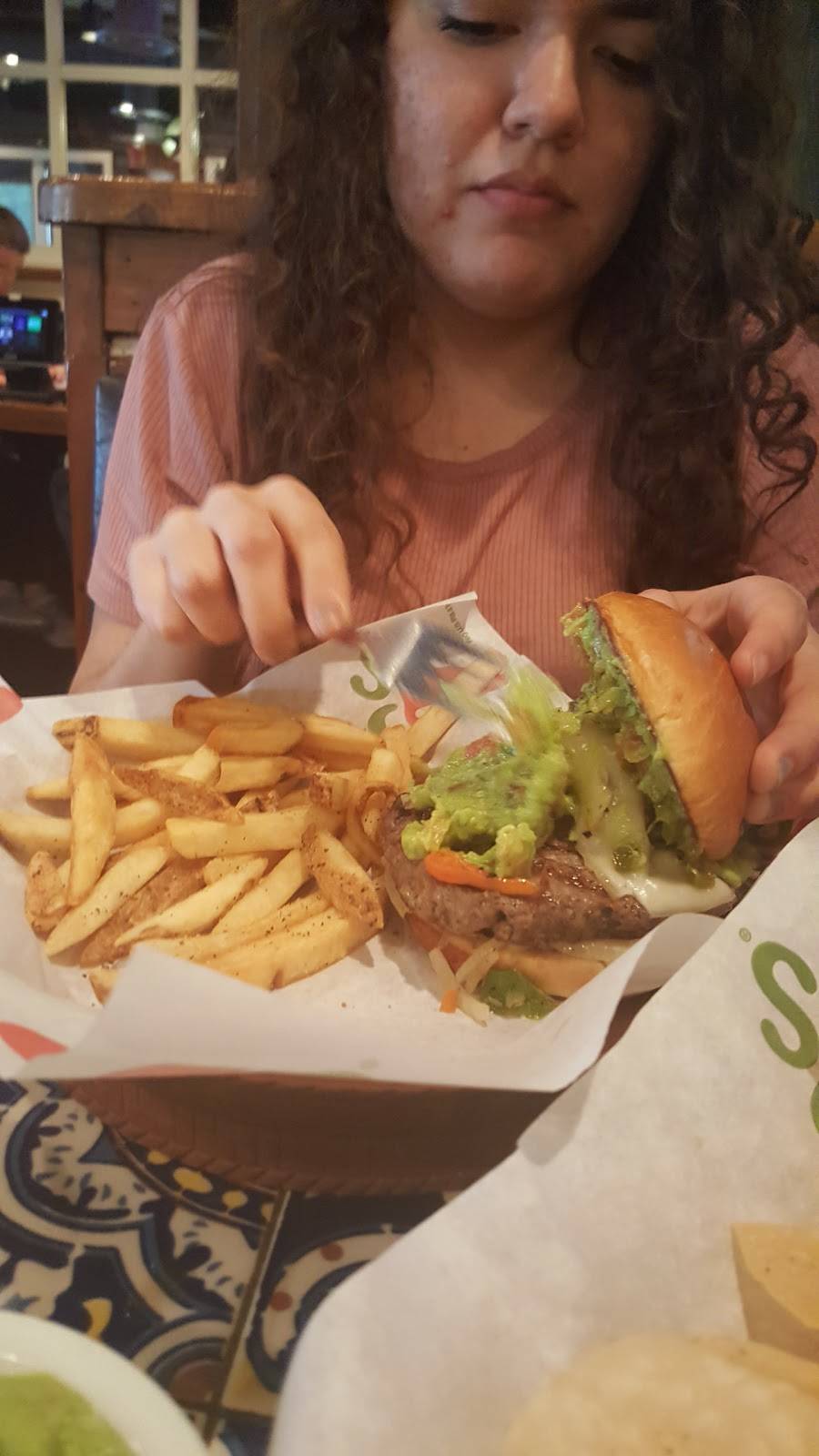 Chilis Grill & Bar | restaurant | 14920 S Harrison St, Olathe, KS 66061, USA | 9133909404 OR +1 913-390-9404