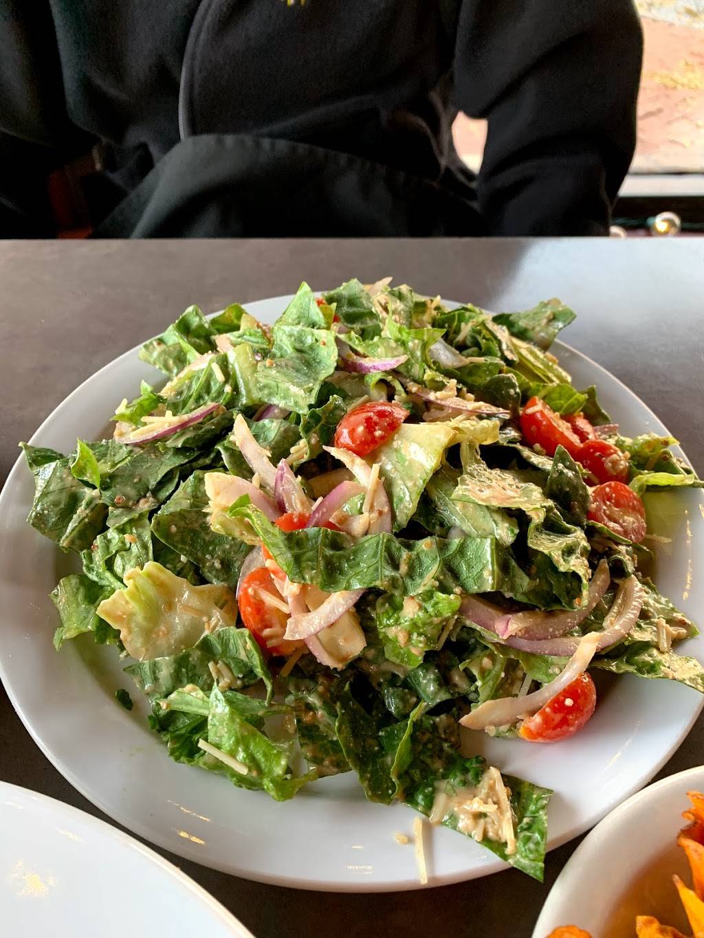 Tellers Gallery & Bar | restaurant | 820 E Broadway, Columbia, MO 65201, USA | 5734418355 OR +1 573-441-8355