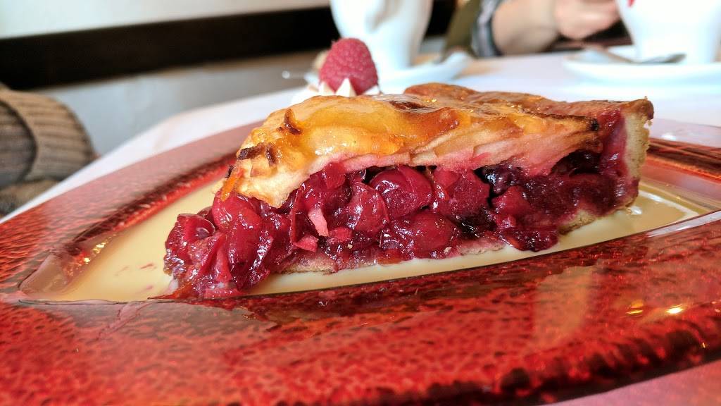 La Côte DOr Café | restaurant | 6876 Lee Hwy, Arlington, VA 22213, USA | 7035383033 OR +1 703-538-3033