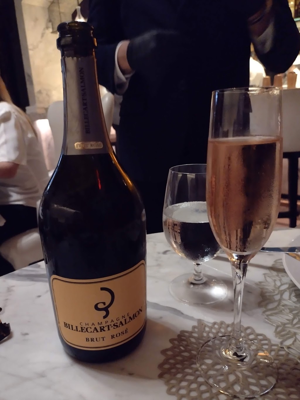 Caviar Russe Miami | restaurant | 1441 Brickell Ave Ground Lobby at the Four Seasons Tower, Miami, FL 33131, USA | 3059026969 OR +1 305-902-6969