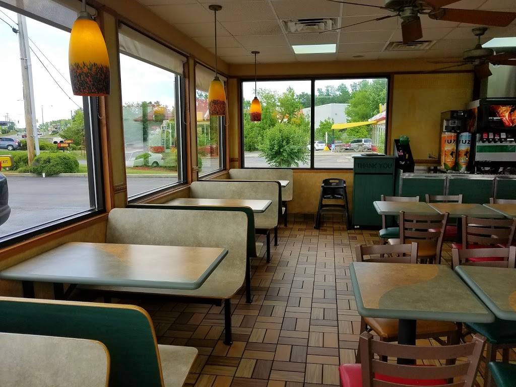 Subway | restaurant | 720 Main St NE, Hanceville, AL 35077, USA | 2563522444 OR +1 256-352-2444
