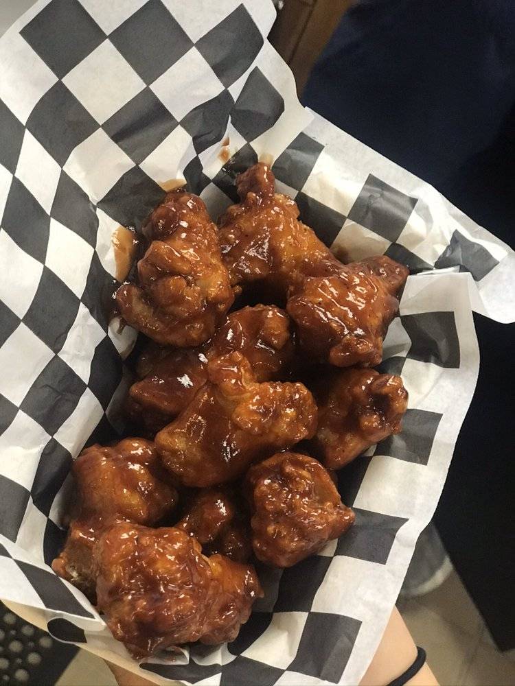 Noahs Pizza | restaurant | 9663 Folsom Blvd, Sacramento, CA 95827, USA | 9168224449 OR +1 916-822-4449