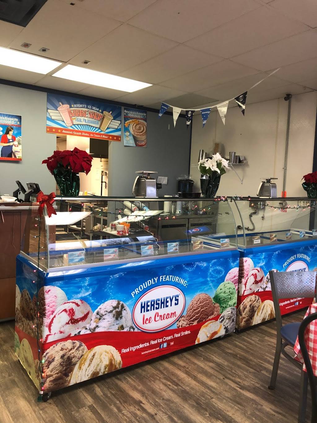 Defender Doggs | restaurant | 1951 Hubbard Rd, Madison, OH 44057, USA | 4403074294 OR +1 440-307-4294