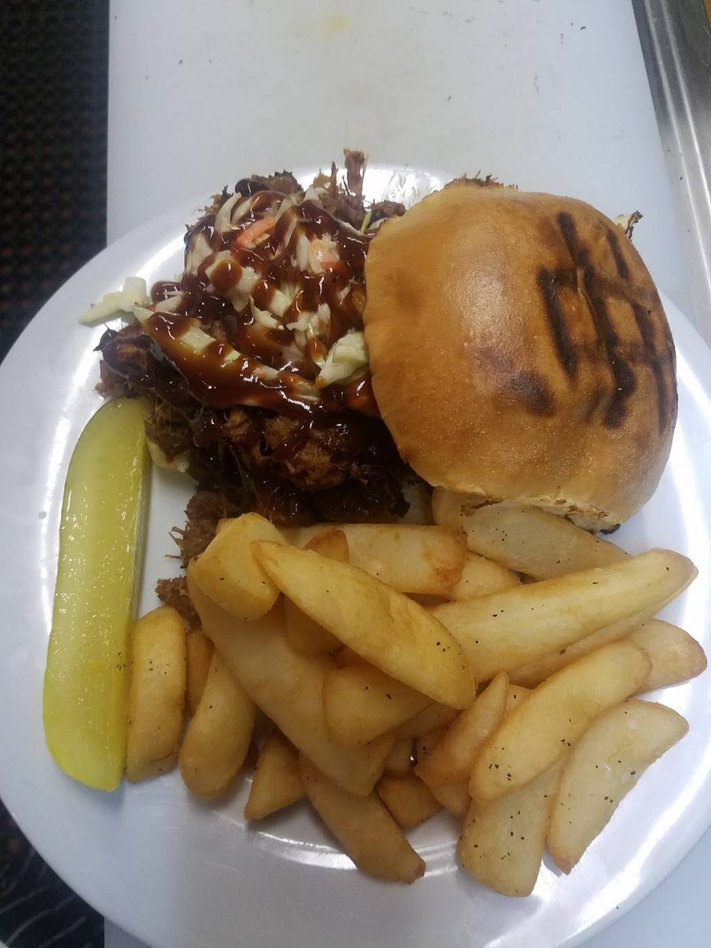 Grainne OMalleys Tavern | restaurant | 201 Harvard St, Brookline, MA 02446, USA | 6172328787 OR +1 617-232-8787