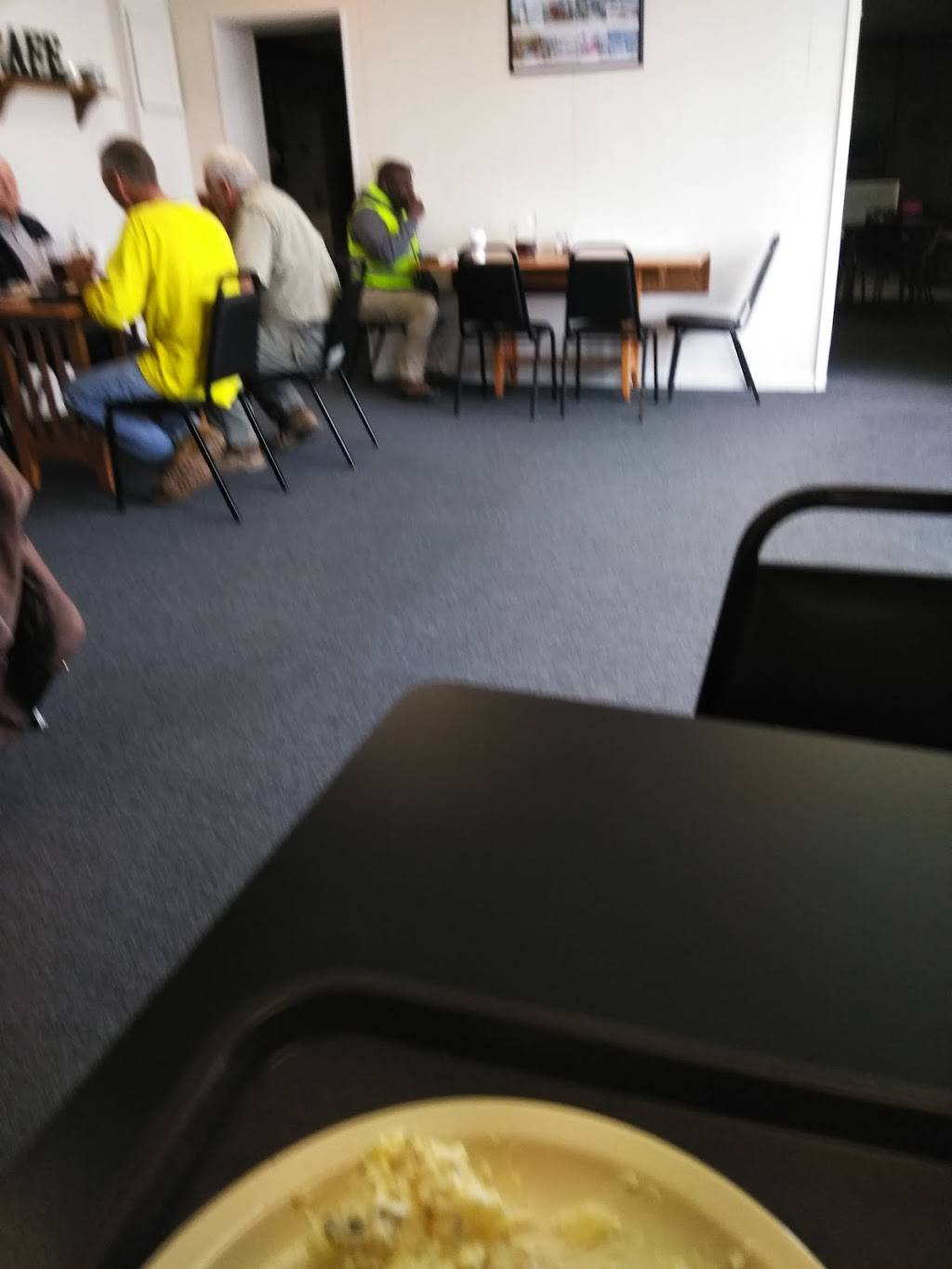 Chris Cromer Cafeteria | restaurant | 322 N Hampton St, Kershaw, SC 29067, USA | 8034756912 OR +1 803-475-6912