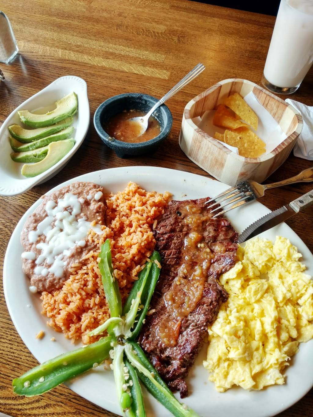 Doña Torta Mexican Restaurant | restaurant | 3331 W 26th St, Chicago, IL 60623, USA | 7732570000 OR +1 773-257-0000