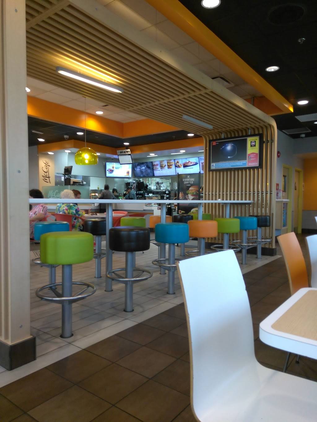 McDonalds | cafe | 9185 N De Soto Ave, Chatsworth, CA 91311, USA | 8185760008 OR +1 818-576-0008
