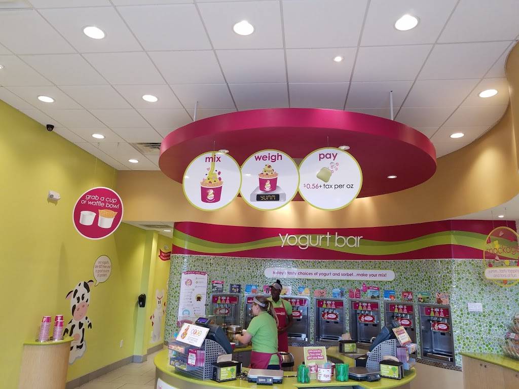 Menchies Frozen Yogurt | bakery | 5100 Daniels Pkwy Ste 500, Fort Myers, FL 33912, USA | 2394376283 OR +1 239-437-6283