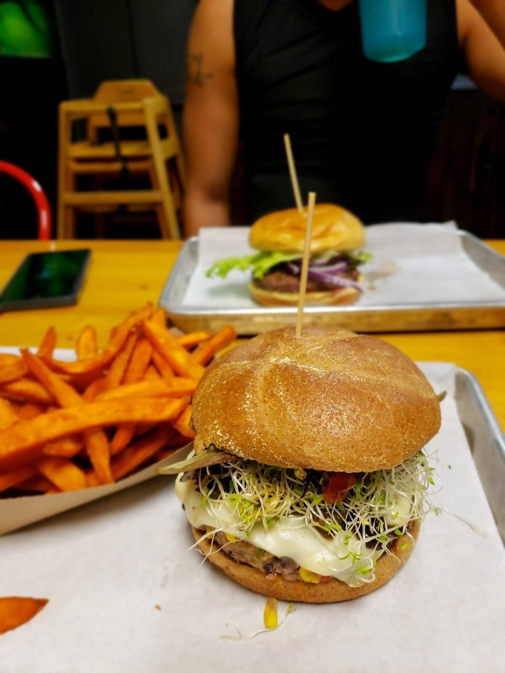 That One Spot Burgers | restaurant | 10968 W Colonial Dr, Ocoee, FL 34761, USA | 4078777575 OR +1 407-877-7575