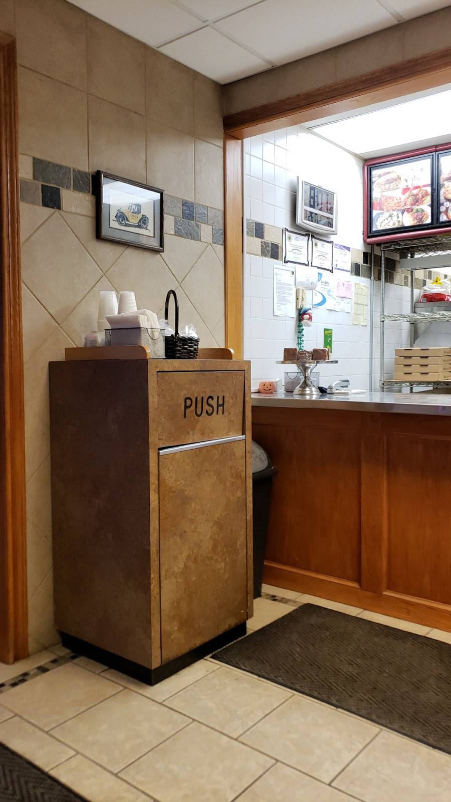 Marias Pizzaria | restaurant | 500 S State St, Sparta, MI 49345, USA | 6168877071 OR +1 616-887-7071