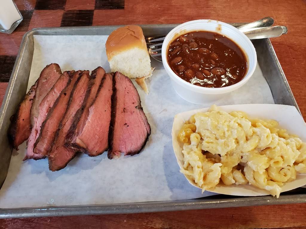 Firehouse Que & Brew | restaurant | 1019 S Main Ave, Fallbrook, CA 92028, USA | 7606453729 OR +1 760-645-3729