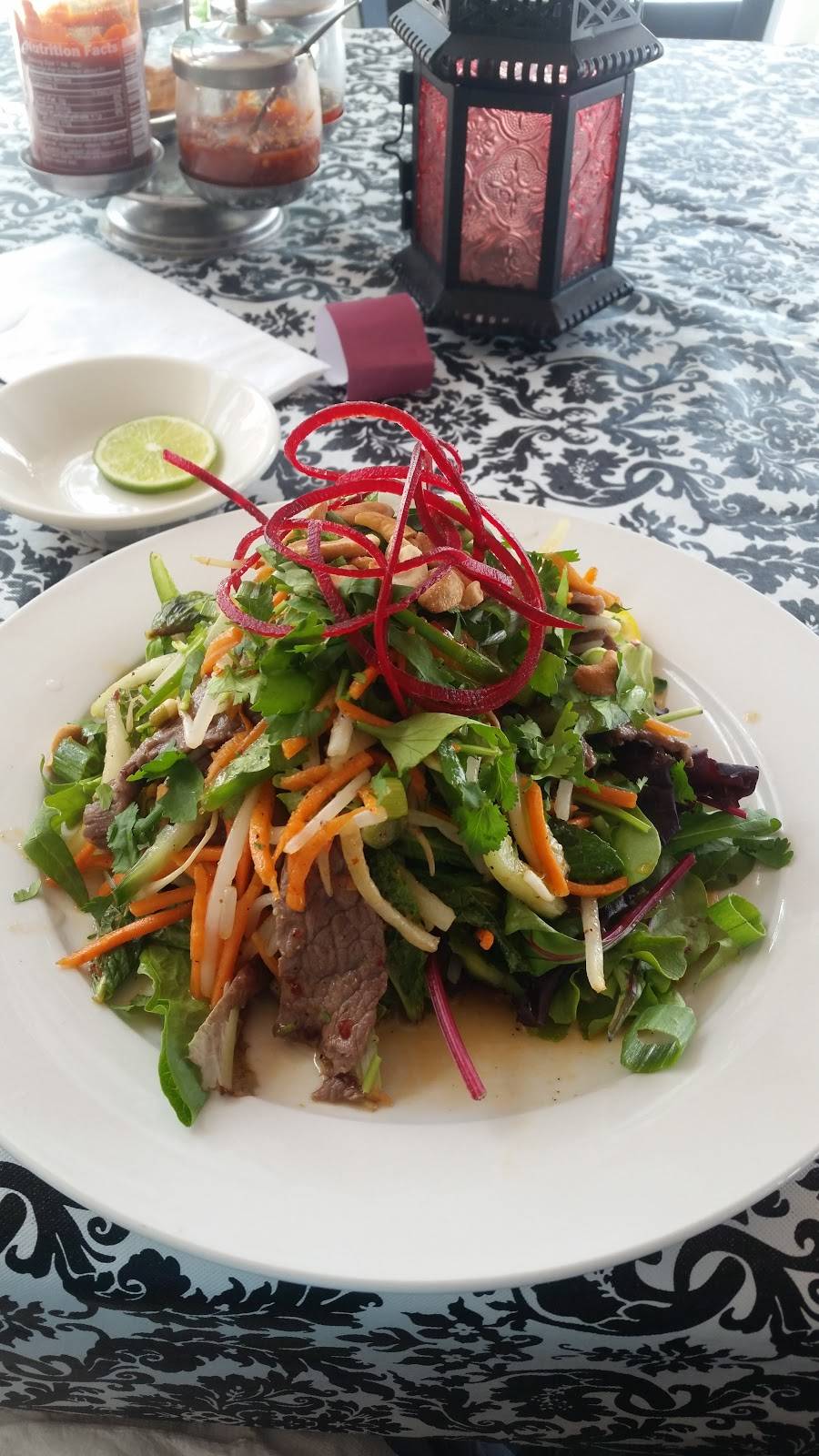 Nukeo Thai | restaurant | 1350 Marine St, Green Bay, WI 54301, USA | 9204550383 OR +1 920-455-0383