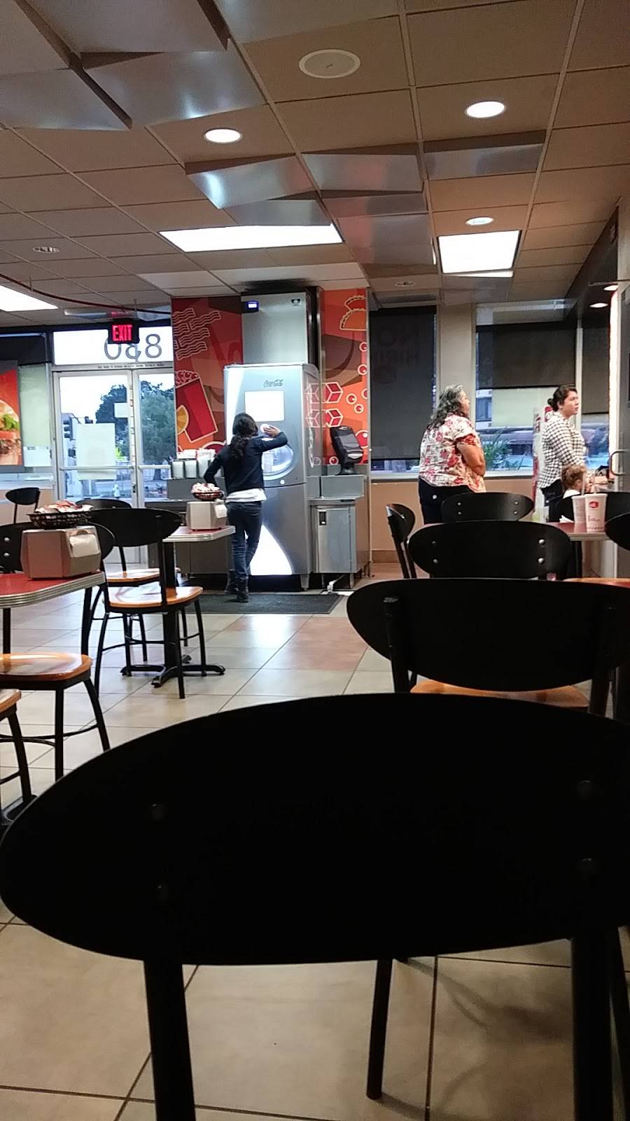 Jack in the Box | restaurant | 830 S Broadway, Santa Maria, CA 93454, USA | 8059225693 OR +1 805-922-5693