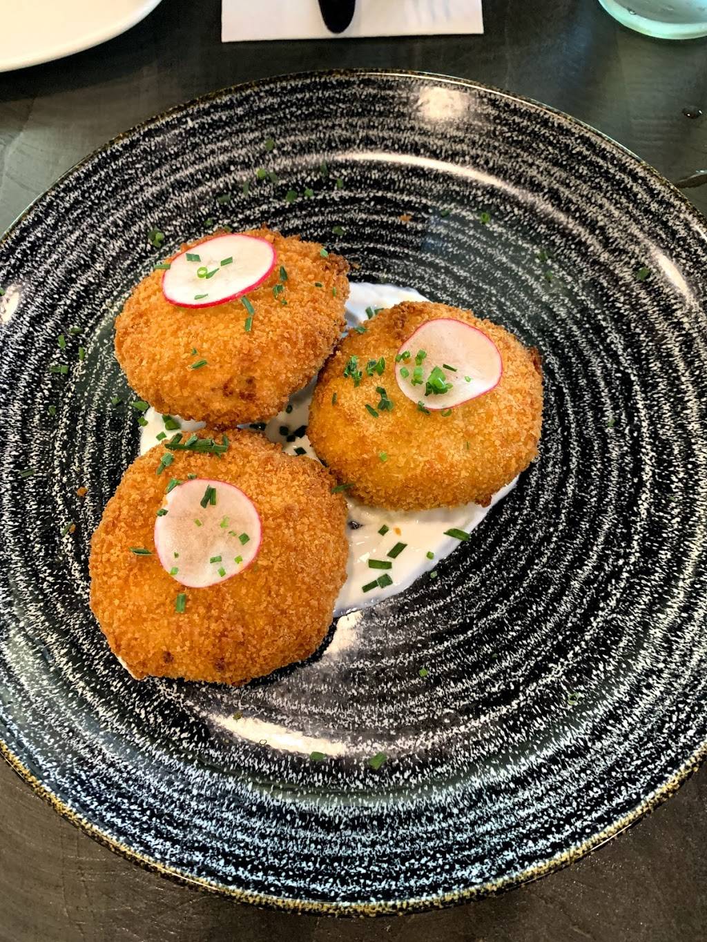 The Rec Room | restaurant | 100 City Centre Dr #1-705, Mississauga, ON L5B 2C9, Canada | 2893410611 OR +1 289-341-0611