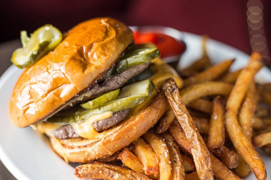 The Barrelhouse Flat | restaurant | 2624 N Lincoln Ave, Chicago, IL 60614, USA | 7738570421 OR +1 773-857-0421