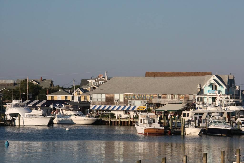 Dockside Marketplace & Marina | shopping mall | 12 Circuit Avenue Extension, Oak Bluffs, MA 02557, USA | 5086872031 OR +1 508-687-2031