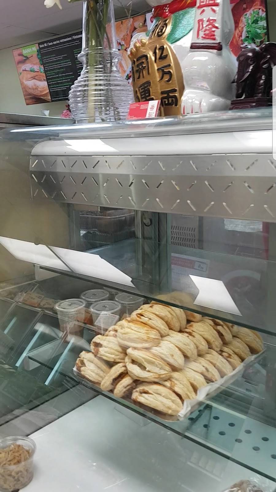 Marché Hung Phat | restaurant | 7099 Rue Saint-Denis, Montréal, QC H2S 2S5, Canada | 5142721332 OR +1 514-272-1332