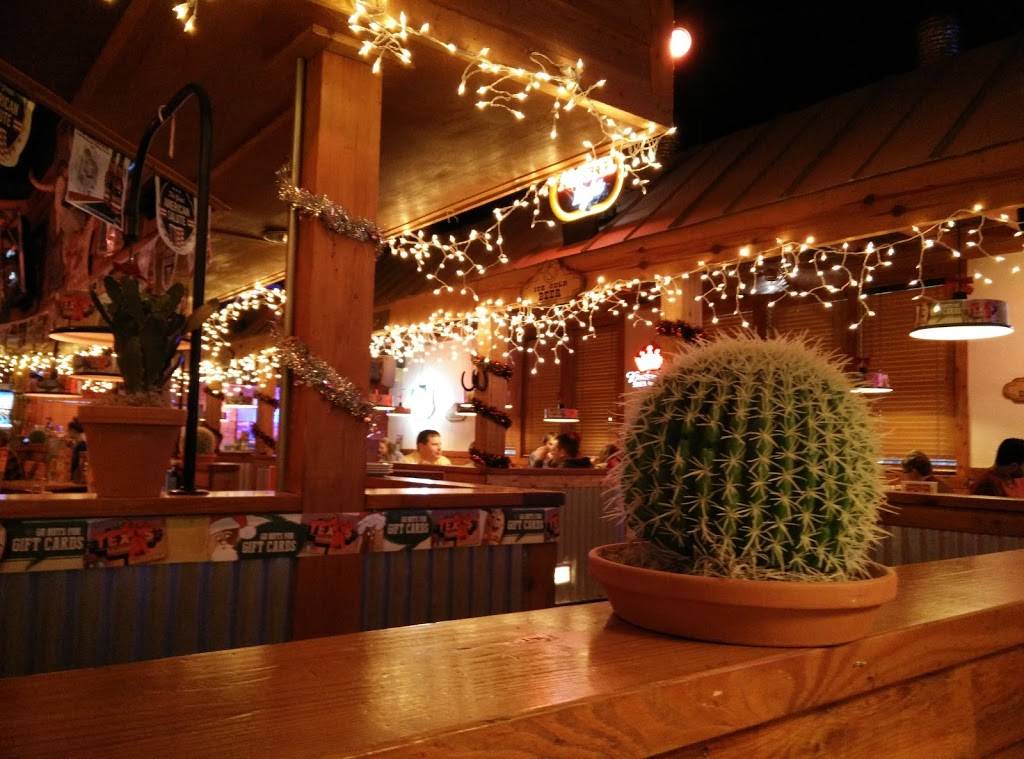 Texas Roadhouse | restaurant | 200 W E McGalliard Rd, Muncie, IN 47303, USA | 7652827113 OR +1 765-282-7113