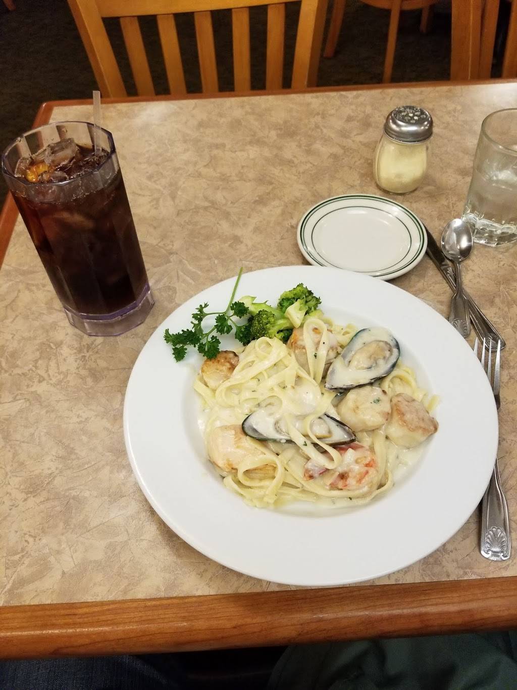 Howards Grotto | restaurant | 14732 Lakeshore Dr, Clearlake, CA 95422, USA | 7079940441 OR +1 707-994-0441