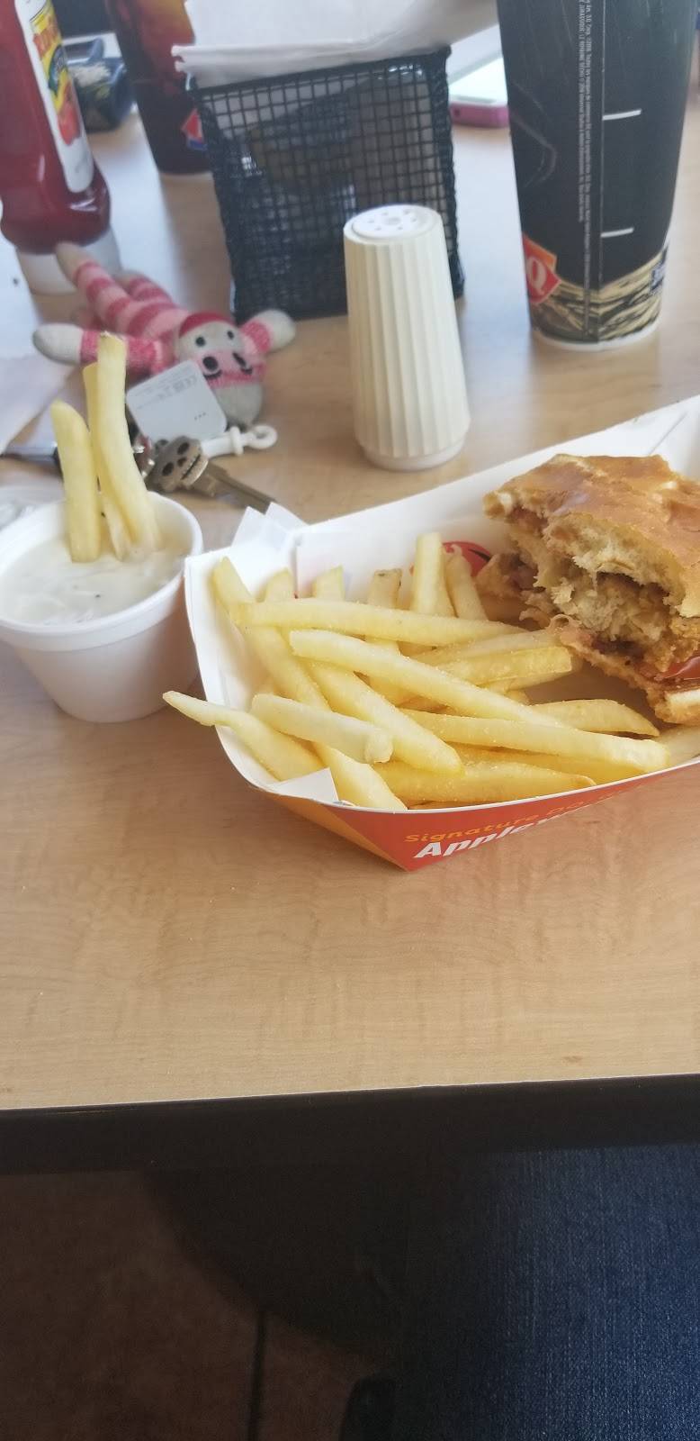 Dairy Queen Grill & Chill | restaurant | 5785 Godfrey Rd, Godfrey, IL 62035, USA | 6184665524 OR +1 618-466-5524